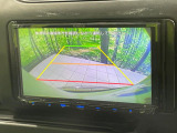 【バックカメラ】駐車時に後方がリアルタイム映像で確認できます。大型商業施設や立体駐車場での駐車時や、夜間のバック時に大活躍!運転スキルに関わらず、今や必須となった装備のひとつです!