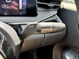 オートライト機能付きです♪またハイビームアシストで、先行車または対向車や周囲の明るさなどに応じ、自動的にハイビーム(上向き)とロービーム(下向き)を切り替えます♪