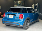 かわいいテールのデザインはほかの車にはない魅力があります。ひと目で&ldquo;MINI&rdquo;とわかるデザインです。