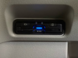有料道路のレーン通過に便利なETC車載器を装着しています。