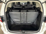 トランク収納スペースをご確認ください。荷物の積み下ろしがしやすい広さを確保しており、日常使いからレジャーまで幅広く活用できます。