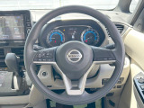 【ステアリングスイッチ】運転中、前方から目線をそらすことなく、オーディオ等の操作が可能な便利機能!安心&快適なドライブを演出してくれます♪
