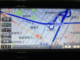 ダイハツ純正ナビゲーションを装備しています☆TVは画像がきれいなフルセグになっていてスマホに入っている音楽もBluetoothで繋いで楽しんでいただけます☆