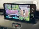 【マルチビューカメラシステム】専用のカメラにより、上から見下ろしたような視点で360度クルマの周囲を確認することができます☆死角部分も確認しやすく、狭い場所での切り返しや駐車もスムーズに行えます。