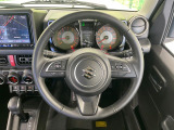 【純正革巻きステアリング】上質な革を使用することで、手にしっかり馴染みとても運転しやすいハンドルです♪