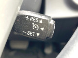 【クルーズコントロール】高速道路もラクラク走行。アクセルを離しても一定速度で走行ができ、長距離運転時の負担を軽減!加速・減速も簡単なスイッチ操作で調整できます。