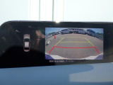 バックカメラ装備しております。駐車時に大変役に立ちますよ。駐車が苦手な方にも便利機能です。