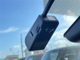 【ドライブレコーダー】映像・音声などの運転中の記録を残します。事故などを起こした起こされた時の証拠になりえますので、もしも時でも安心ですね。