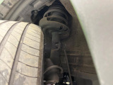 お車を安心してお乗りいただく為には、足回りの定期点検が欠かせません。サービスサポート(有償保証)では無料点検もご提供しており、安心のカーライフをお過ごしいただけるサポート体制が整っています。