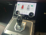 新しく生まれ変わったインフォテイメントシステム「Pivi Pro」を搭載します。AppleCarPlay / Android Auto接続にも対応。より直感的でスマートな操作が可能となります。