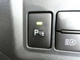 クリアランスソナー付き。ピッピッピとブザーでお知らせ!曲がり角や壁際に駐車する時に便利ですね♪