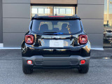 後ろから見ても存在感のあるお車です。