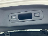 荷物を置いてクルマから離れると自動で閉扉する「予約クローズ機能」が付いたパワーテールゲート!