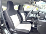 運転席シート廻りは使用感も少なく、良好な状態となっています。前オーナー様が丁寧に使っていたことがよくわかりますね。