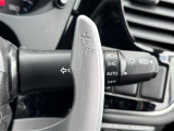 【オートライト(AUTO)】外の明るさをシステムが感知して、自動でヘッドライトが点灯します。ヘッドライトをつけ忘れを防ぐ便利機能です。
