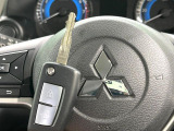 【キーレス】少し離れた場所からでもボタン一つでドアの開錠・施錠ができるのでとっても便利!ドアの鍵穴周りに傷をつけることもありません♪
