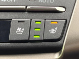 【シートヒーター&ベンチレーション】夏場は涼しい風でお尻や背中の熱やムレを防ぎ、冬はエアコンよりも早く温まってポカポカに!季節を問わず快適に過ごせます。