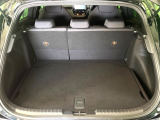 積み下ろしのしやすいデッキにはたっぷりと荷物を積み込んでいただけます。遊びから仕事まで、様々なシーンで頼れます♪