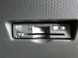 ビルトインタイプのETC車載機です。見た目もスマートで料金所通過もキャッシュレスです。