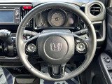 【純正革巻きステアリング】上質な革を使用することで、手にしっかり馴染みとても運転しやすいハンドルです♪
