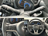 ステアリングスイッチでオーディオ操作が手元でできるので、ハンドルから手を離さずに運転できます。