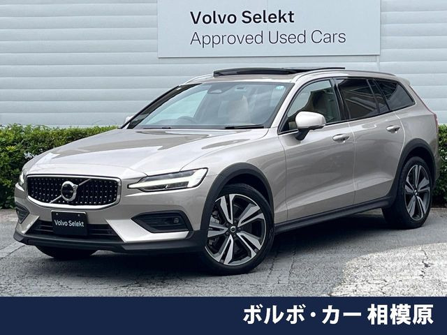 V60クロスカントリー アルティメット B5 AWD 4WD