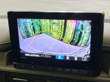 【バックカメラ】駐車時に後方がリアルタイム映像で確認できます。大型商業施設や立体駐車場での駐車時や、夜間のバック時に大活躍!運転スキルに関わらず、今や必須となった装備のひとつです!