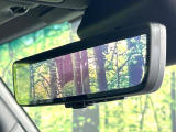 【デジタルインナーミラー】後席の大きな荷物や同乗者で後方が確認しづらい時でも安心!カメラが撮影した車両後方の映像をルームミラー内に表示。クリアな視界で状況の確認が可能です!