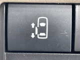 【パワースライドドア】スマートキーや運転席のスイッチでスライドドアの開閉が可能♪電動だから力を入れてドアを開ける必要が無く、小さいお子様でも、重い荷物を持っている時もラクに開け閉めできます♪