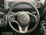 【純正革巻きステアリング】上質な革を使用することで、手にしっかり馴染みとても運転しやすいハンドルです♪