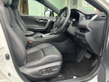運転席シートは電動パワーシートです!自分に合ったシートポジションがラクラク調整できます!