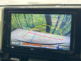 【バックカメラ】駐車時に後方がリアルタイム映像で確認できます。大型商業施設や立体駐車場での駐車時や、夜間のバック時に大活躍!運転スキルに関わらず、今や必須となった装備のひとつです!