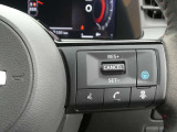 運転支援機能・プロパイロット搭載。 設定した速度で定速走行でき、先行車に自動で追従走行も可能です。さらにハンドル支援機能もあり、車線の中央を走るように制御してくれます。