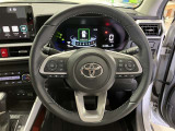 ステアリングから手を離さず、運転に集中したままオーディオ等の操作ができます。