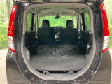 普段のお買い物や通勤、送迎等に十分な荷室スペースを確保しております。セカンドシートを倒すと、大きな荷物の積載も可能です♪
