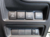 運転席からも操作できる両側パワースライドドア付きです。