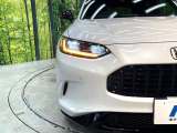 【LEDヘッドライト】悪天候や夜間走行時も良好な視界を確保し安心して運転できる高輝度LEDヘッドライトを装備!点灯速度が早く、消費電力も抑えられています。