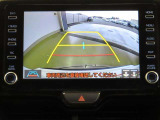 バックガイドモニターで、後方を確認しながら安心して駐車することができます。運転初心者も熟練者も必須の機能ですよ!