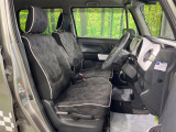 運転席シート廻りは使用感も少なく、良好な状態となっています。丁寧に使われていたことがよくわかりますね。