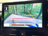 【バックカメラ】駐車時に後方がリアルタイム映像で確認できます。大型商業施設や立体駐車場での駐車時や、夜間のバック時に大活躍!運転スキルに関わらず、今や必須となった装備のひとつです!