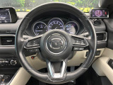 【純正革巻きステアリング】上質な革を使用することで、手にしっかり馴染みとても運転しやすいハンドルです♪