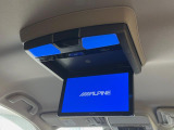 【フリップダウンモニター】大画面モニターで後席でもエンタメをお楽しみいただけます。小さなお子様にも大人気の装備です♪