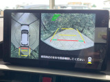 【パノラミックビューモニター】専用のカメラにより、上から見下ろしたような視点で360度クルマの周囲を確認することができます☆死角部分も確認しやすく、狭い場所での切り返しや駐車もスムーズに行えます。