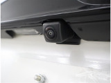 バックカメラが付いているので後方確認が非常にしやすいです。今や運転初心者も熟練者も必須装備!ついていて損はないですね♪