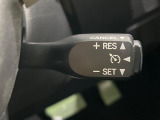 【クルーズコントロール】高速道路もラクラク走行。アクセルを離しても一定速度で走行ができ、長距離運転時の負担を軽減!加速・減速も簡単なスイッチ操作で調整できます。