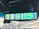 【デジタルインナーミラー】後席の大きな荷物や同乗者で後方が確認しづらい時でも安心!カメラが撮影した車両後方の映像をルームミラー内に表示。クリアな視界で状況の確認が可能です!