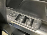 メモリー付き電動シートも装備されておりますのでシート位置を3パターン記憶できます。