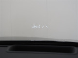 カラーヘッドアップディスプレイ付き。少ない視線移動で情報を確認できるので、運転の疲労軽減に繋がりますよ♪