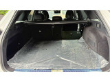 2列目シートを収納した場合の写真です。大型のお荷物や長尺物にお荷物を積み込む際に大変余裕がある収納スペースです。