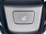 【ステアリングヒーター】冬場の寒い日に手がかじかみながら運転するのはツライですよね。でも、これがあれば安心です!ハンドルのグリップ部がじわっと暖かくなって心までポカポカします。